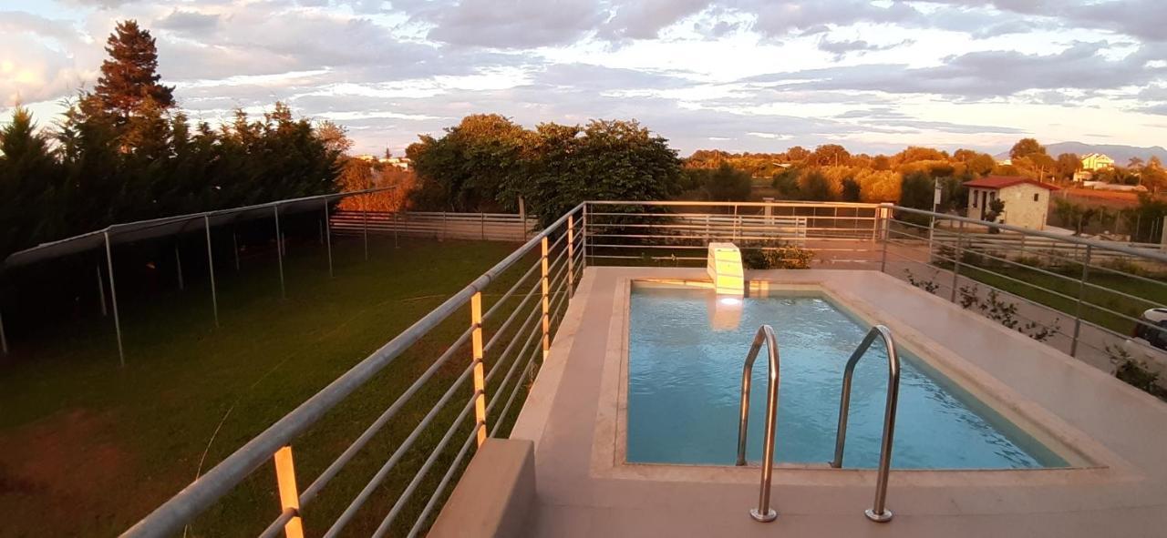 Io Luxury Pool & Hot Tub Suites Превеза Экстерьер фото